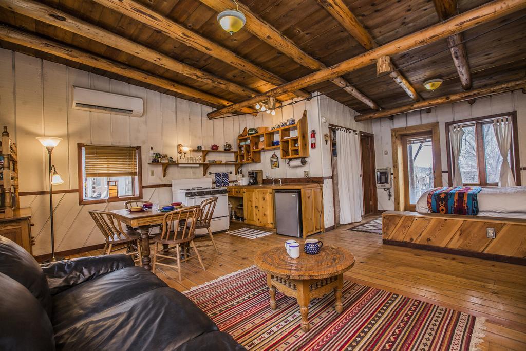 Taos Goji Farm & Eco-Lodge Retreat Arroyo Seco Bagian luar foto