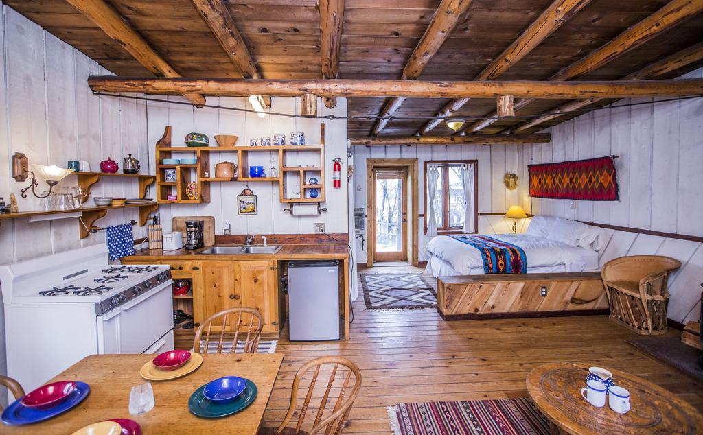 Taos Goji Farm & Eco-Lodge Retreat Arroyo Seco Bagian luar foto
