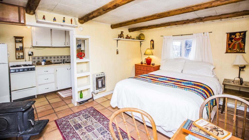 Taos Goji Farm & Eco-Lodge Retreat Arroyo Seco Bagian luar foto