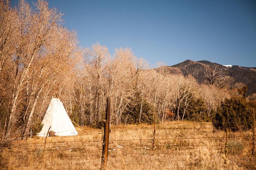 Taos Goji Farm & Eco-Lodge Retreat Arroyo Seco Bagian luar foto