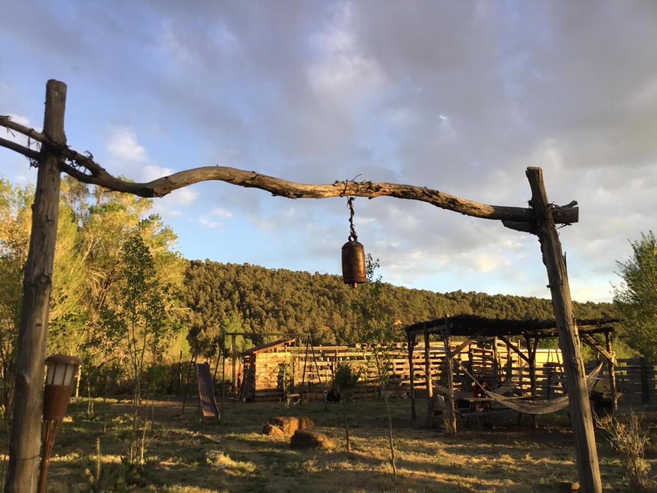 Taos Goji Farm & Eco-Lodge Retreat Arroyo Seco Bagian luar foto
